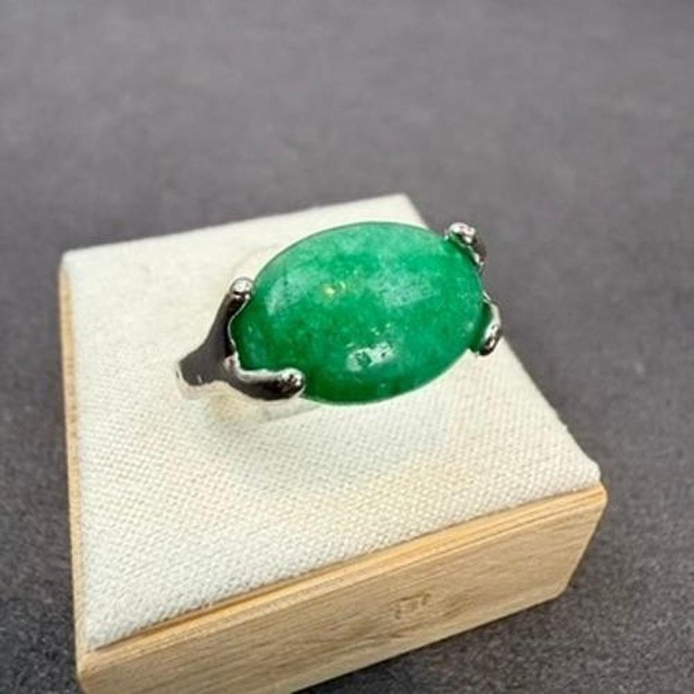 Green Stone Silver Tone Ring Oval Cabochon Nature Inspired Branch Setting